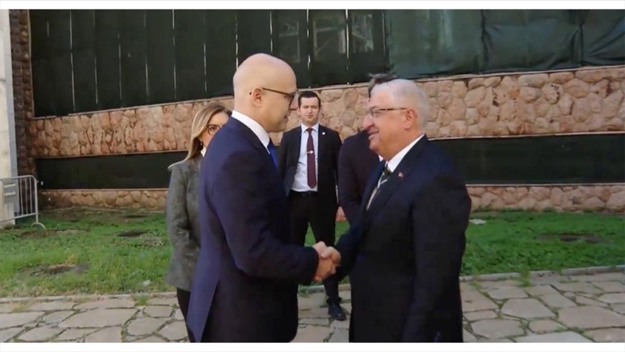 Bakan Güler, Sırbistan Savunma Bakanı Vucevic ile görüştü