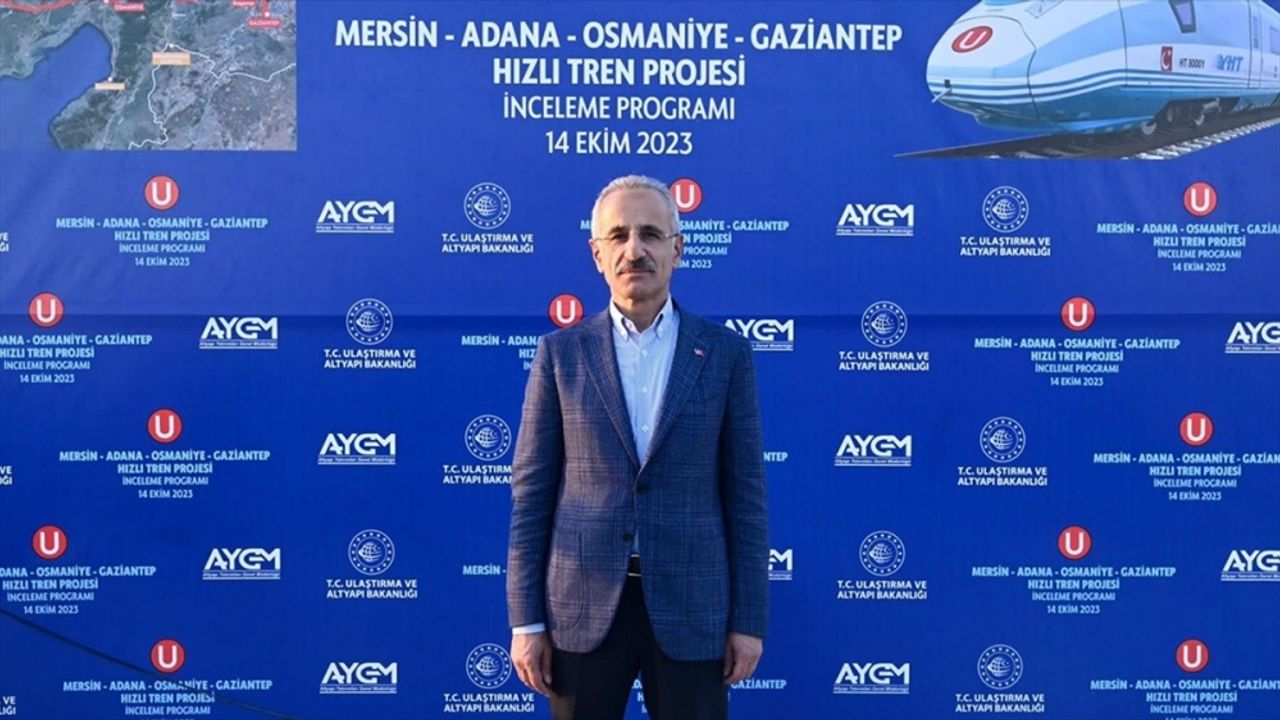 Bakan Uraloğlu, Mersin-Adana-Osmaniye-Gaziantep Hızlı Tren Hattı'ndaki çalışmaları inceledi