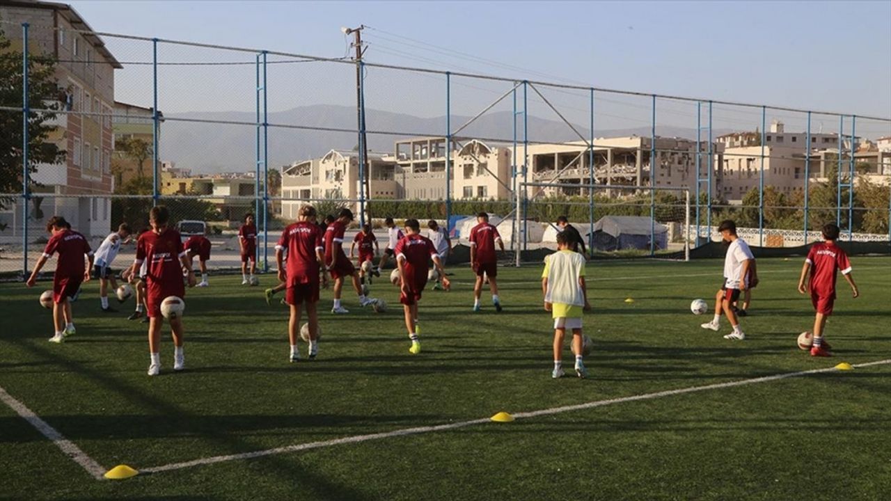Depremlerin ardından liglerden çekilen Hatayspor'un altyapı takımları yeniden sahalara döndü