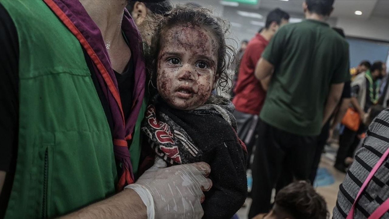 Dünya genelinde ünlü isimler, İsrail'in Gazze'deki hastane saldırısına tepki gösterdi
