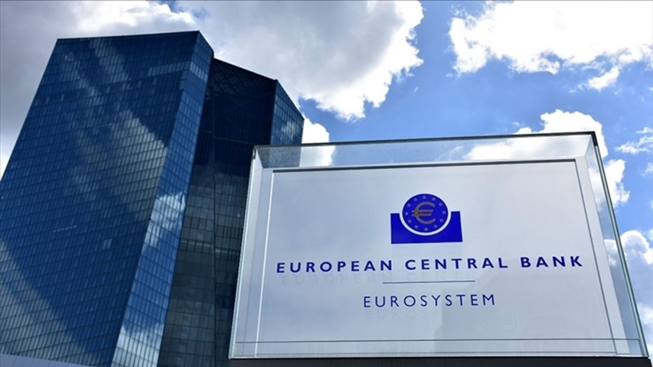 ECB tutanakları yönetim konseyi üyelerinin artan büyüme endişelerini ortaya koydu