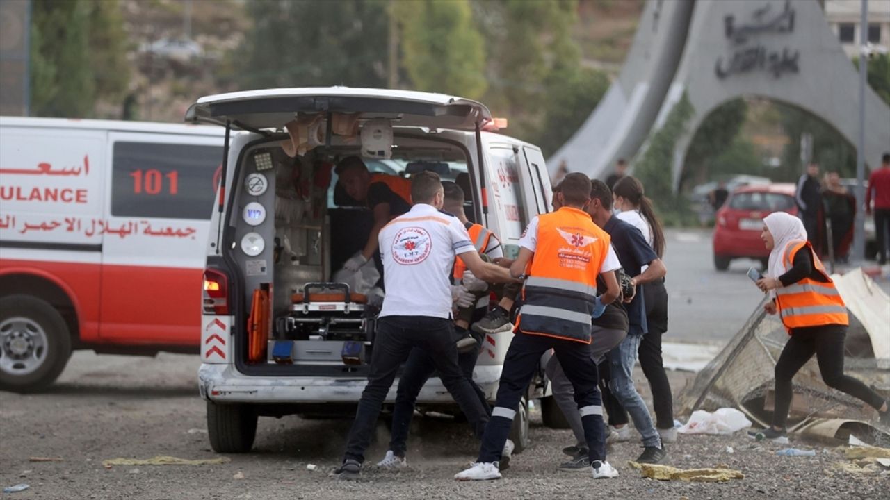 İsrail askerlerinin Batı Şeria'da açtığı ateş sonucu ölen Filistinlilerin sayısı 6'ya yükseldi