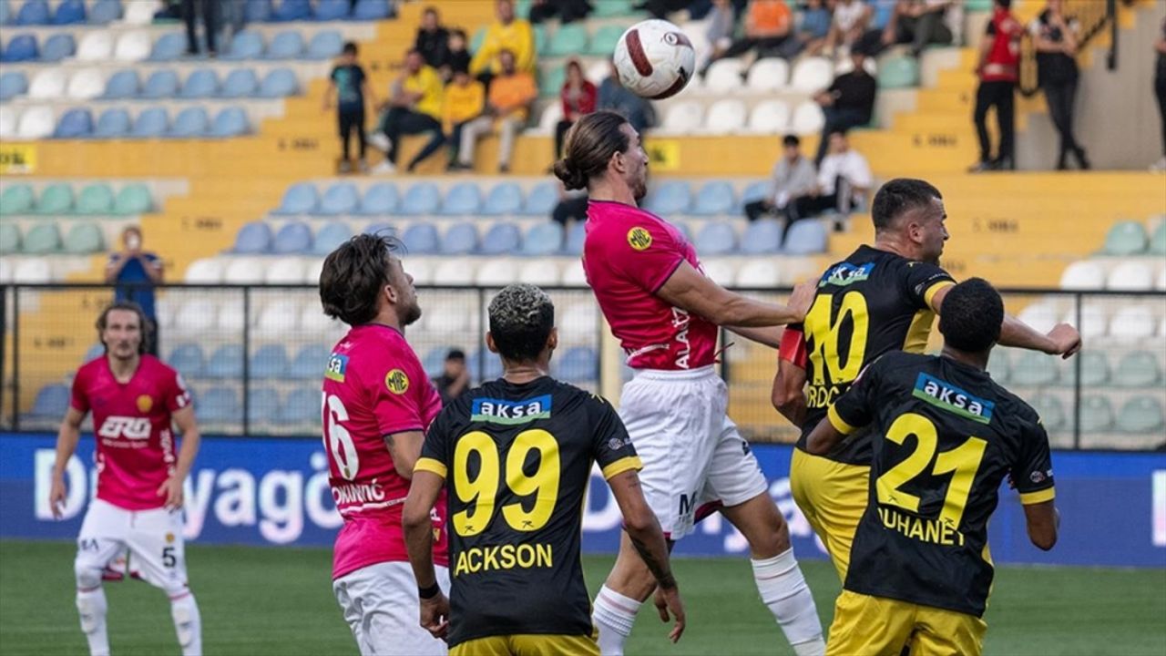İstanbulspor, sahasında MKE Ankaragücü'nü 2-1 yendi