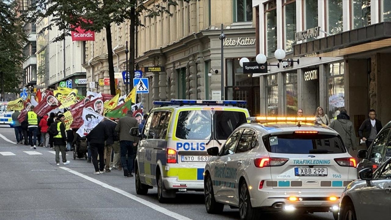 İsveç sokakları, terör örgütü PKK/YPG'nin yeni provokasyonuna sahne oldu
