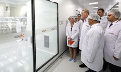 Cumhurbaşkanı Erdoğan, KeyVac Aşı Üretim Merkezi'nde incelemelerde bulundu