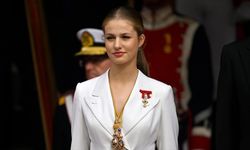 İspanya'da Kraliyet Ailesi'nin veliahtı Prenses Leonor, Anayasa'ya yemin etti