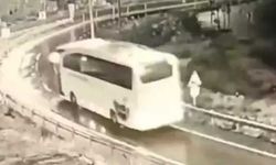 Mersin'de Korkunç Kaza! Yolcu Otobüsü Devrildi