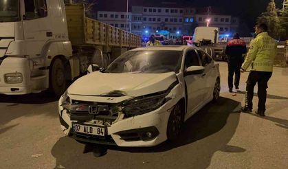 Alkollü Sürücü Burdur'da dur ihtarına uymadı Polise çarptı ve kaçtı