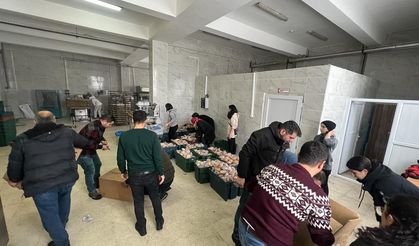 Öğretmenler Gaziantep’teki arama kurtarma çalışmalarına destek veriyor