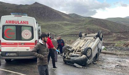 Hakkari’de trafik kazası: 1’i ağır 5 yaralı