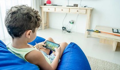 Dijital oyunlardaki yabancı dil çocukların iletişimini olumsuz etkiliyor