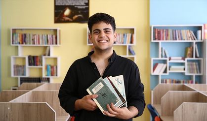Galatasaray Lisesi'nde okuyan Bingöllü öğrenci projesiyle iki okula kütüphane kurdu