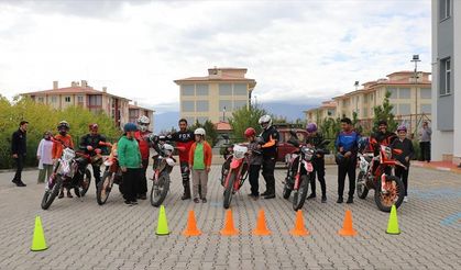 Erzincan'da özel çocuklar "Mutlu Çarşamba Projesi" ile motokros heyecanı yaşadı