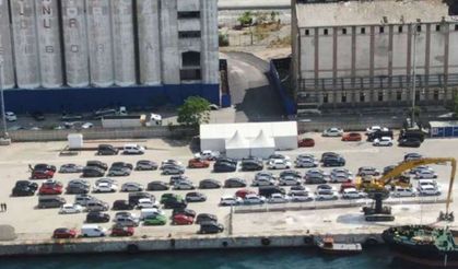 Haydarpaşa Limanı'nda Sıfır Araç Yoğunluğu