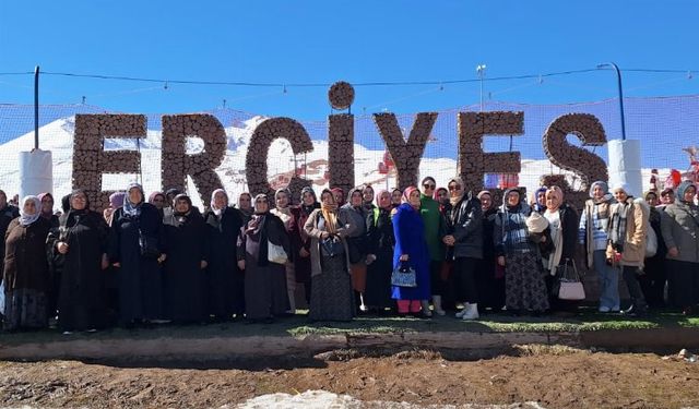 Büyükşehir Kaymek’ten Erciyes Dağı’na hiç gitmeyen 55 kadına jest