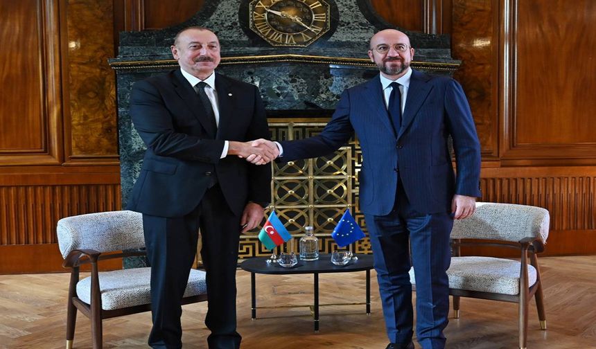 Aliyev, Paşinyan, Macron ve AB Konseyi Başkanı Michel'den Prag'da dörtlü zirve
