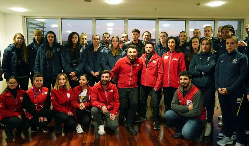 Fenerbahçe Kadın Voleybol Takımı, kan bağışı yaptı