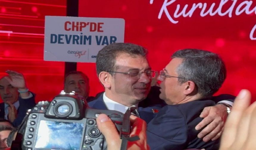 CHP Genel Başkanı Özel: "Salondan 130 milletvekilimizle el ele omuz omuza çıkıyorum"